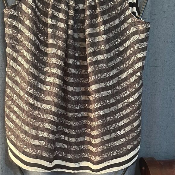 Elle White and Black Pleated Tank Top Size XL - Picture 5 of 5